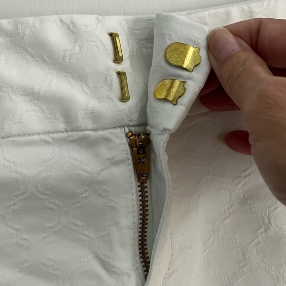 Lily Pulitzer Ellie Short 4” White Colorful Embroidered Pineapple 2 Tropical - Picture 4 of 11